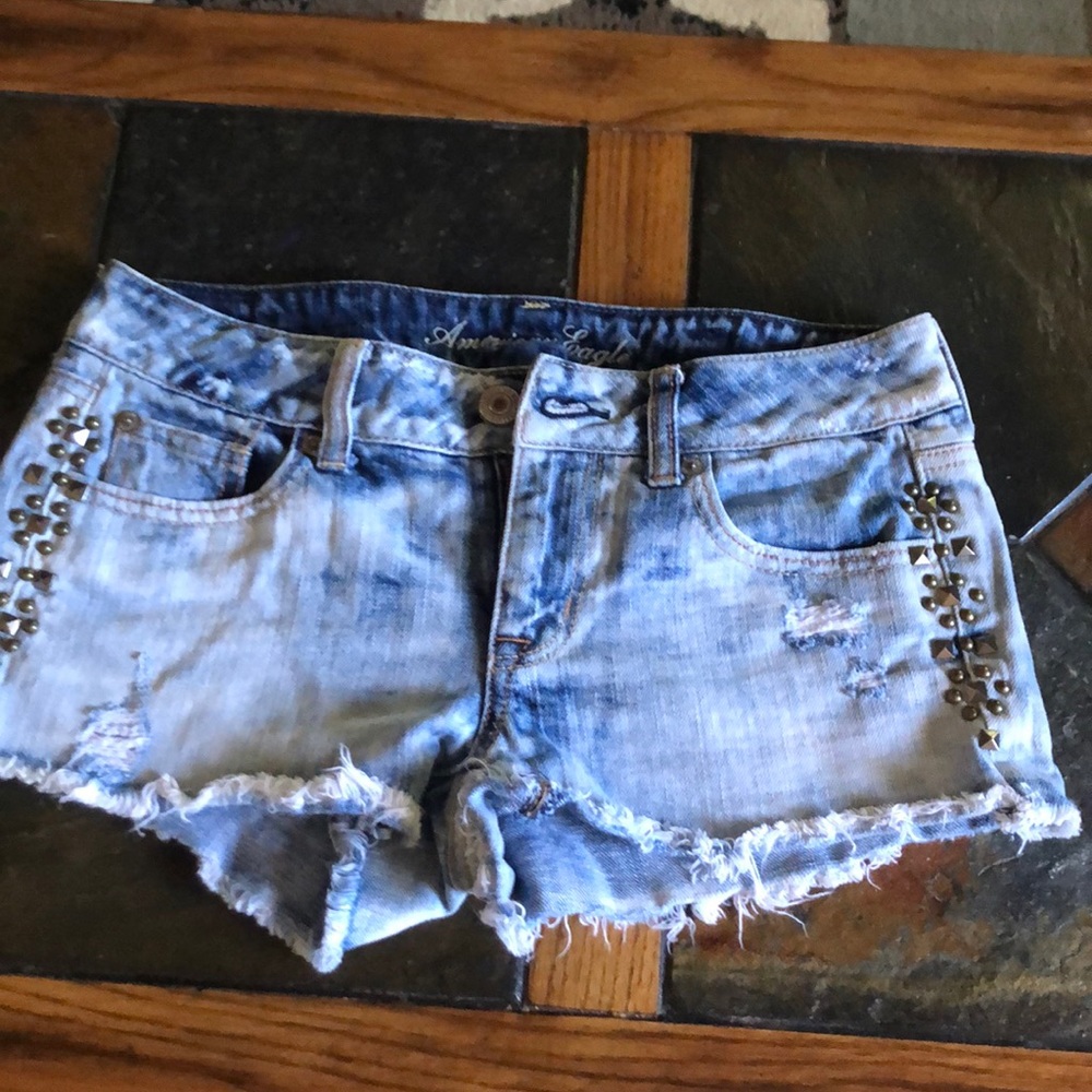 American eagle studded shorts